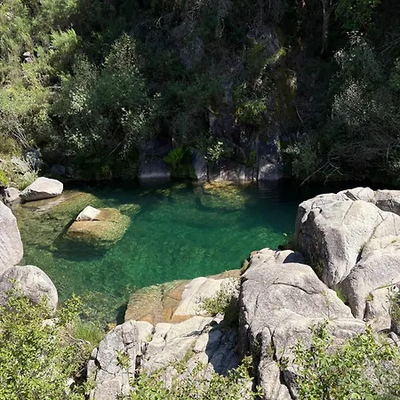 Maison L Aurore Сasa de vacaciones Lobios